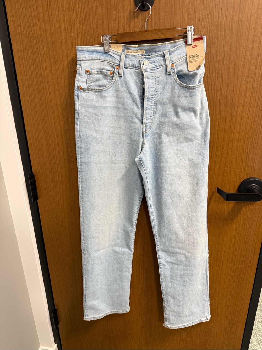 New with tags light wash women’s ribcage straight 
Size 31x32